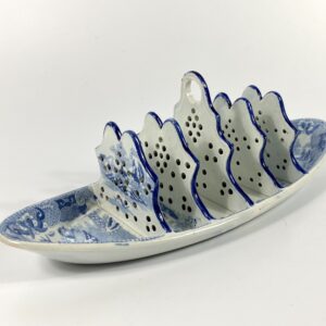Spode ‘Willow’ pattern toast rack, c. 1820
