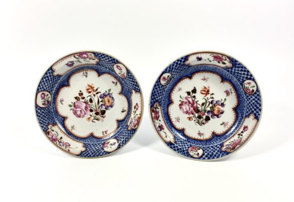 Pair Chinese porcelain dishes, c. 1760. Qianlong Period. Top