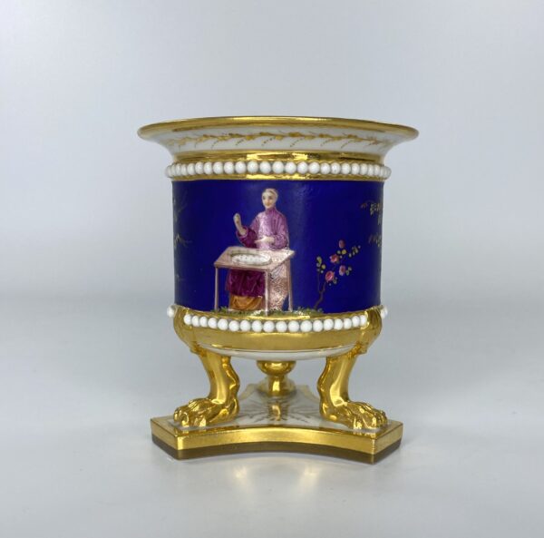 FBB Worcester porcelain urn, c. 1815.