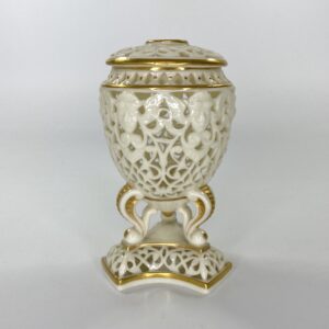 Graingers Worcester reticulated vase and cover, c. 1890