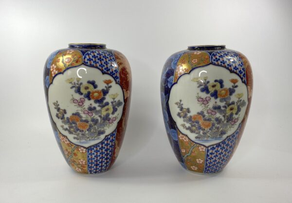 Pair Koransha Imari porcelain vases, c. 1890. Meiji Period