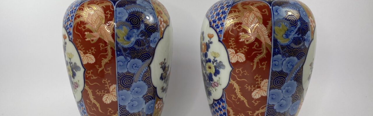 Pair Koransha Imari porcelain vases, c. 1890. Meiji Period.