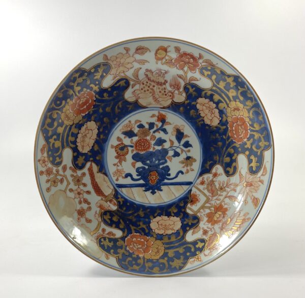 Chinese ‘Imari’ large saucer dish, c. 1720.