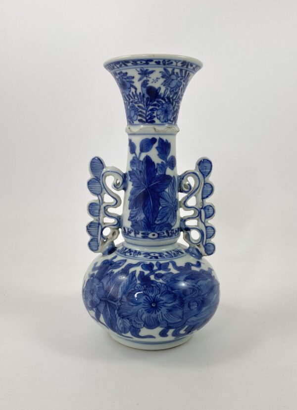 Chinese ‘Venetian glass’ porcelain vase, c. 1700. Kangxi Period