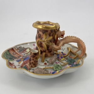 Meissen porcelain chamberstick. Mandarin pattern, c. 1830.