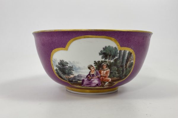 Meissen porcelain ‘Puce ground’ bowl, c. 1740
