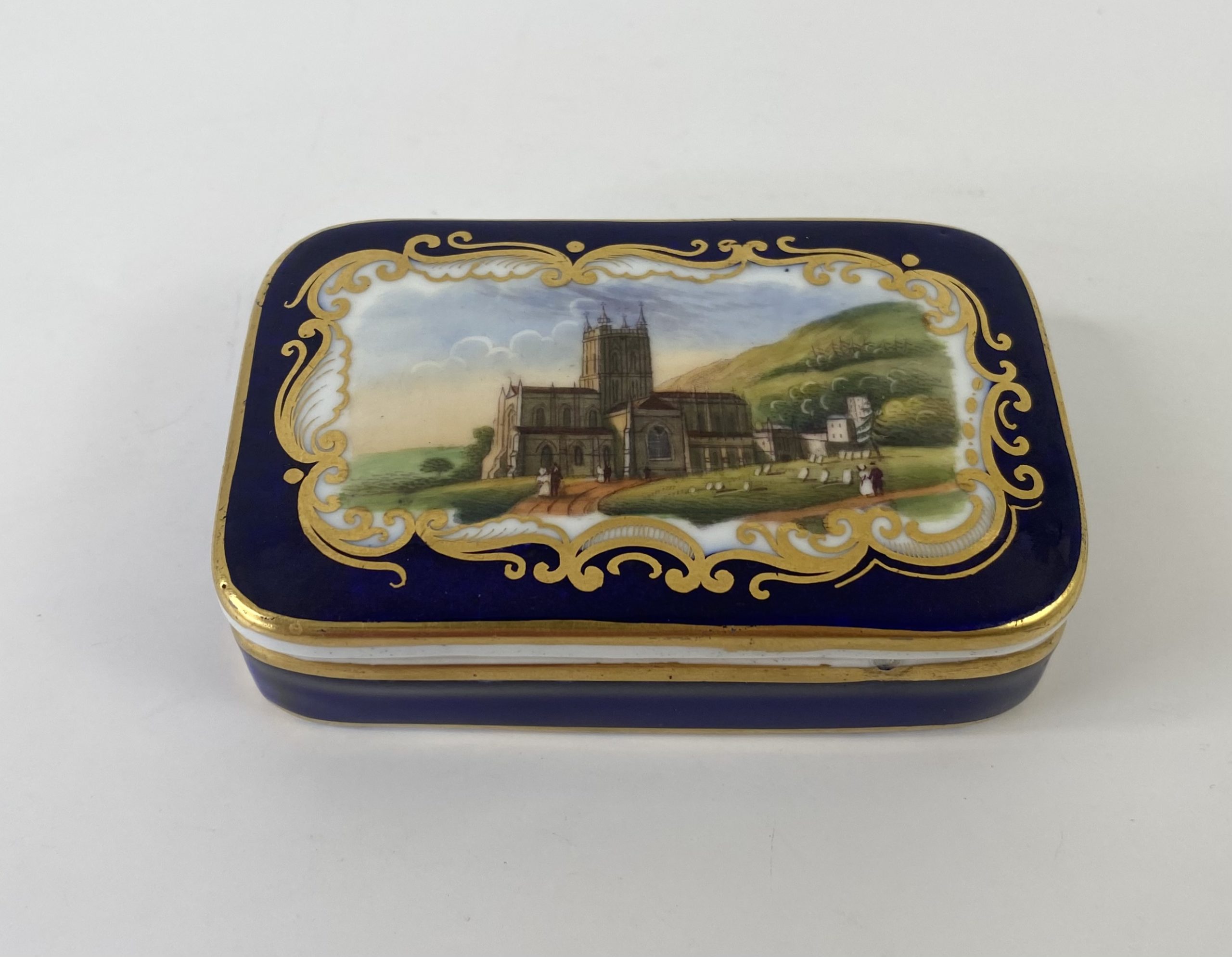 Chamberlains Worcester box and cover, ‘Malvern’, c.1840.