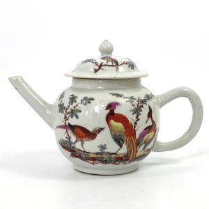 Chinese porcelain teapot. James Giles studio, London, c. 1765