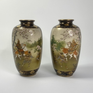 Pair Satsuma pottery vases. Samurai. Kinkozan, Meiji Period.