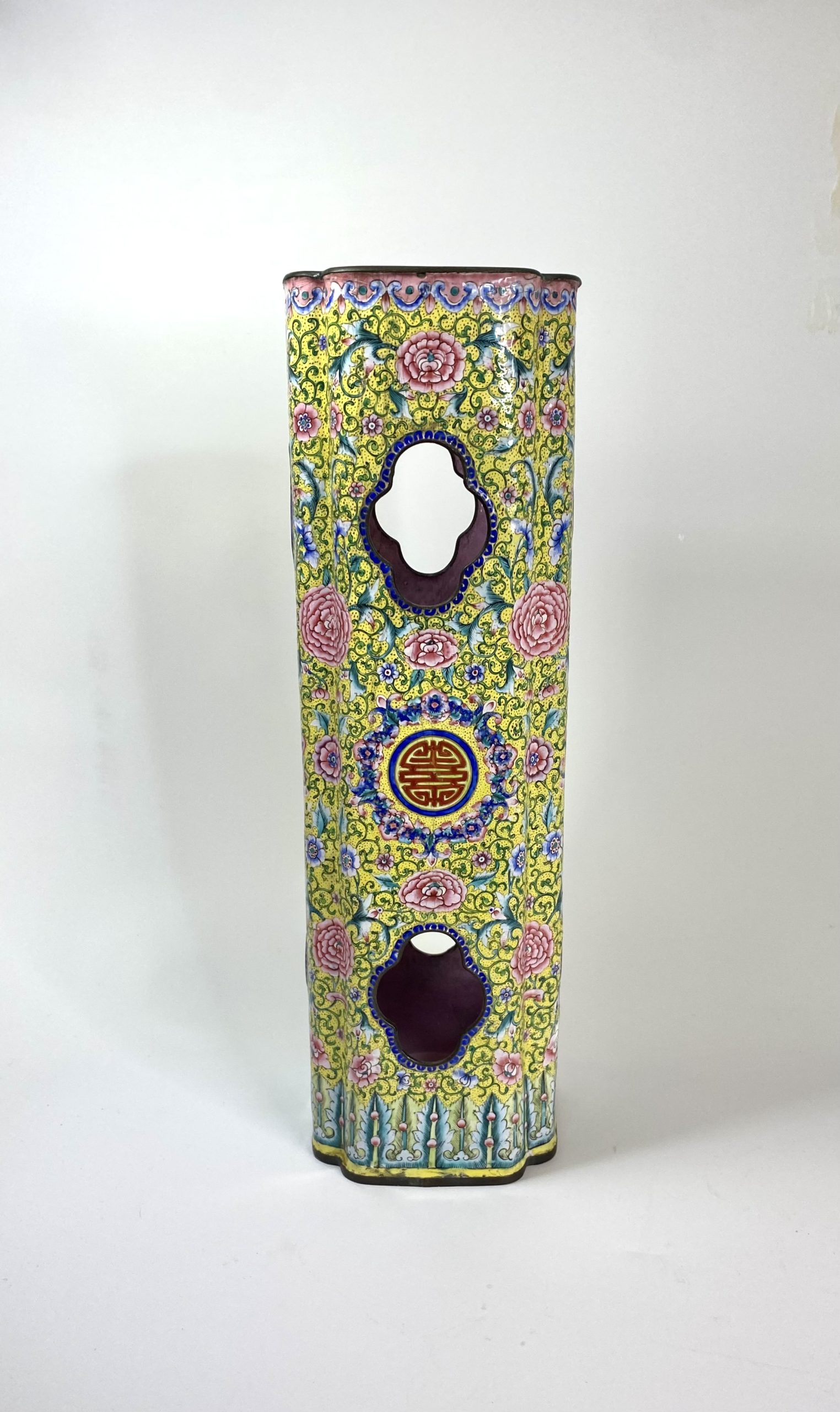 Chinese Canton enamel hat stand, c. 1800. Qing Dynasty