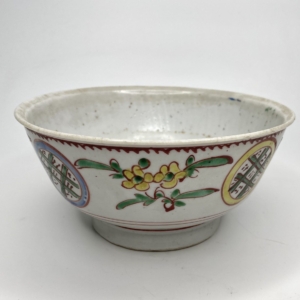 Chinese porcelain bowl, Swatow, c. 1600. Ming Dynasty.