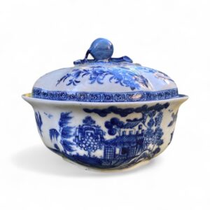 Rare Derby blue and white porcelain tureen, c. 1760.