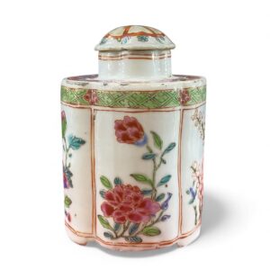 Chinese famille rose tea caddy, Yongzheng Period, c. 1730.